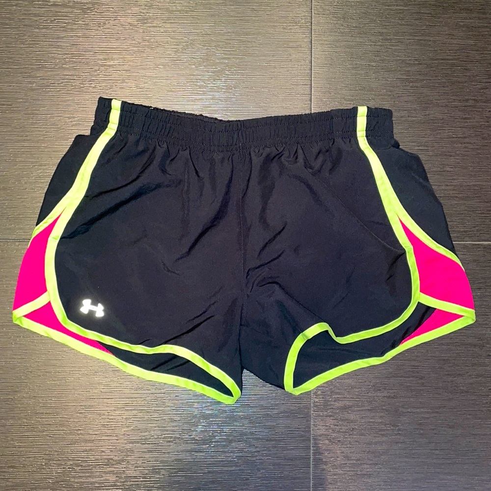 black UA athletic shorts good condition
